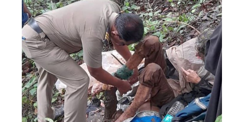 മഹാരാഷ്ട്രയിലെ വനത്തില്‍ യു എസ് പാസ്പോര്‍ട്ടുള്ള വനിത ചങ്ങലയില്‍ ബന്ധിക്കപ്പെട്ട നിലയില്‍