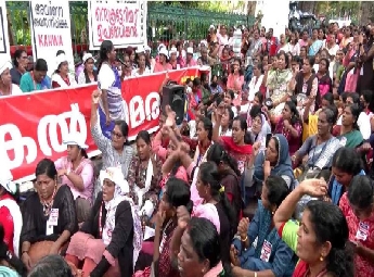 ആശ വര്‍ക്കര്‍മാര്‍ നിരാഹാര സമരം അവസാനിപ്പിച്ചു; രാപകല്‍ സമരം തുടരും