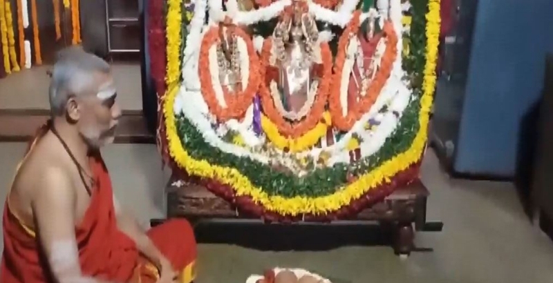 ഇന്ത്യന്‍ സൈന്യത്തിന് വേണ്ടി പ്രത്യേക പൂജകള്‍