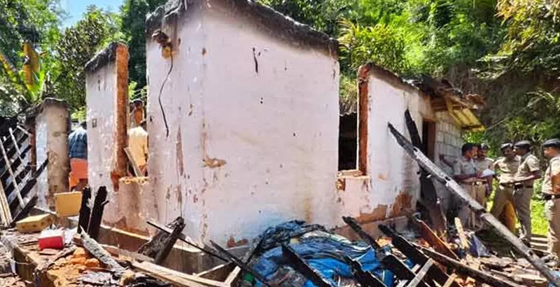 വീടിന് തീപിടിച്ചത് ഷോര്ട്ട് സര്ക്യൂട്ട് മൂലം; നാല് മൃതദേഹാവിഷ്ടങ്ങള് കണ്ടെടുത്തു