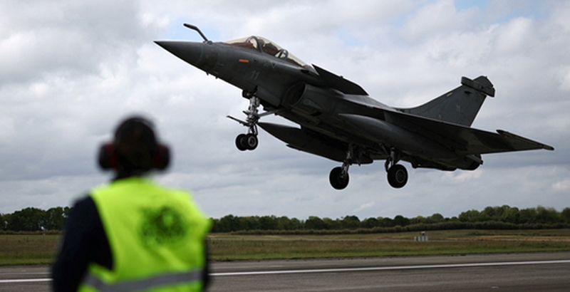 റാഫേല്‍ നിര്‍മ്മാതാക്കളായ ഡസ്സാള്‍ട്ട് ഓഹരികള്‍ ഇടിഞ്ഞു; ജെ10 നിര്‍മ്മാതാക്കളായ ചൈനയുടെ സിഎസിയുടെ ഓഹരികള്‍ കുതിച്ചുയരുന്നു