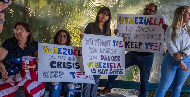 വെനിസ്വേലന്‍ കുടിയേറ്റക്കാരുടെ നിയമ പദവി പിന്‍വലിക്കാന്‍ ട്രംപിന് സുപ്രിം കോടതിയുടെ അനുമതി