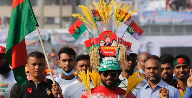 ബംഗ്ലാദേശില്‍ തെരഞ്ഞെടുപ്പ് നടത്താന്‍ ഇടക്കാല സര്‍ക്കാറില്‍ സമ്മര്‍ദ്ദം