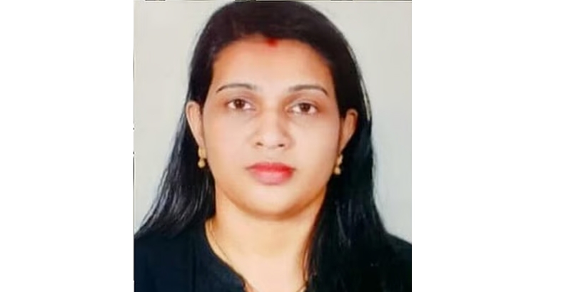 സോഫ്റ്റ്‌വെയര്‍ എന്‍ജിനിയറെ ഹണിട്രാപ്പില്‍ കുടുക്കി ഒന്നരക്കോടിയിലേറെ തട്ടിയ യുവതി കീഴടങ്ങി
