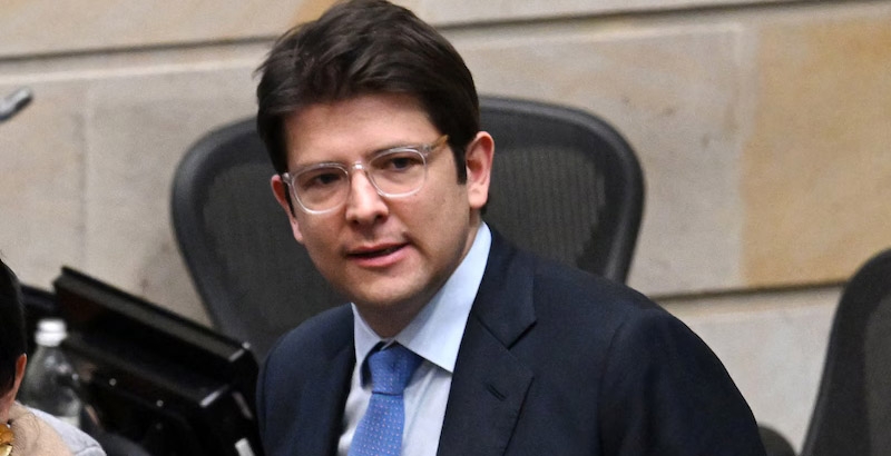 കൊളംബിയന്‍ സെനറ്ററും പ്രസിഡന്റ് സ്ഥാനാര്‍ഥിയുമായ മിഗേല്‍ ഒറീബേയ്ക്ക് വെടിയേറ്റു; നില ഗുരുതരം