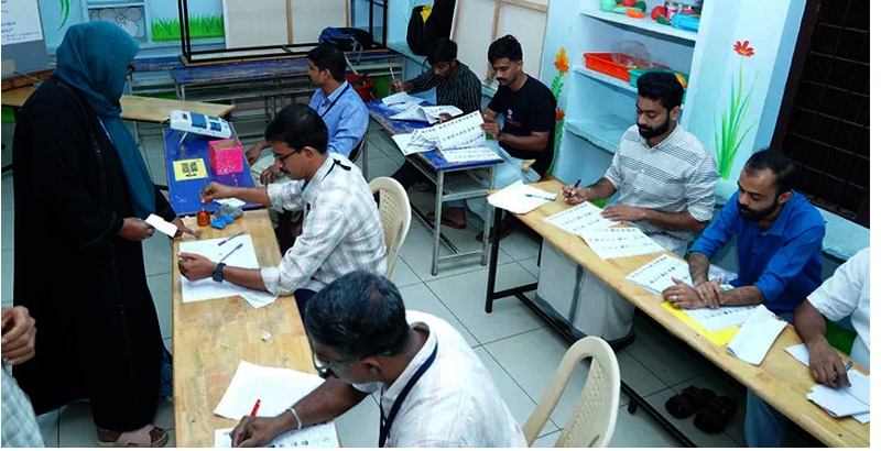 നിലമ്പൂര് ഉപതെരഞ്ഞെടുപ്പില് വോട്ടെടുപ്പ് ആരംഭിച്ചു