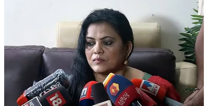 നടന് ബാലചന്ദ്രമേനോനെ അപകീര്പ്പെടുത്തിയെന്ന കേസില് നടി മിനു മുനീര് അറസ്റ്റില്