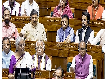 'നിശ്ചിത തീയതിക്ക് ശേഷം റിട്ടേണ്‍ സമര്‍പ്പിച്ചാലും ടാക്‌സ് റീഫണ്ട്'; പരിഷ്‌കരിച്ച പുതിയ ആദായനികുതി ബില്‍ 2025 ലോക്‌സഭ പാസാക്കി