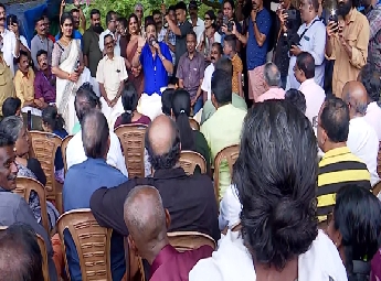 കലുങ്ക് സഭയില്‍ സഹായം തേടിയെത്തിയ വയോധികയെ അപമാനിച്ച് വീണ്ടും സുരേഷ് ഗോപി