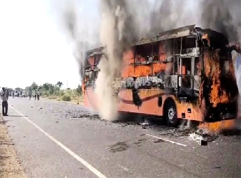 രാജസ്ഥാനില്‍ ബസിന് തീപിടിച്ച് 20 യാത്രക്കാര്‍ വെന്തുമരിച്ചു