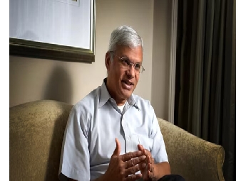 ദേശീയ പ്രതിരോധ വിവരങ്ങൾ നിയമവിരുദ്ധമായി സൂക്ഷിച്ചു: ഇന്ത്യൻ വംശജനും യു എസ് പ്രതിരോധതന്ത്രജ്ഞനുമായ ആഷ്‌ലി ജെ ടെല്ലിസ് അറസ്റ്റിൽ