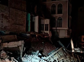 തുര്ക്കിയില് 6.1 രേഖപ്പെടുത്തിയ ഭൂചലനം തുര്ക്കിയില് 6.1 രേഖപ്പെടുത്തിയ ഭൂചലനം