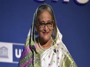 പുറത്താക്കപ്പെട്ട ബംഗ്ലാദേശ് മുന് പ്രധാനമന്ത്രി ഷെയ്ഖ് ഹസീന ഡല്ഹിയിലെന്ന് സ്ഥിരീകരണം; 'നിയമാനുസൃത ഭരണകൂടം വന്നാല് നാട്ടിലേക്ക് മടങ്ങും' പുറത്താക്കപ്പെട്ട ബംഗ്ലാദേശ് മുന് പ്രധാനമന്ത്രി ഷെയ്ഖ് ഹസീന ഡല്ഹിയിലെന്ന് സ്ഥിരീകരണം; 'നിയമാനുസൃത ഭരണകൂടം വന്നാല് നാട്ടിലേക്ക് മടങ്ങും'