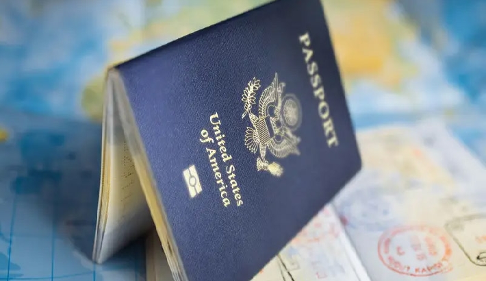 വിസ പുതുക്കലിന് നിബന്ധനകള് കര്ശനമാക്കി യുഎസ്; ഗ്രീന് കാര്ഡ് കാത്തിരിക്കുന്ന ഇന്ത്യക്കാര്ക്ക് കനത്ത ആഘാതം വിസ പുതുക്കലിന് നിബന്ധനകള് കര്ശനമാക്കി യുഎസ്; ഗ്രീന് കാര്ഡ് കാത്തിരിക്കുന്ന ഇന്ത്യക്കാര്ക്ക് കനത്ത ആഘാതം