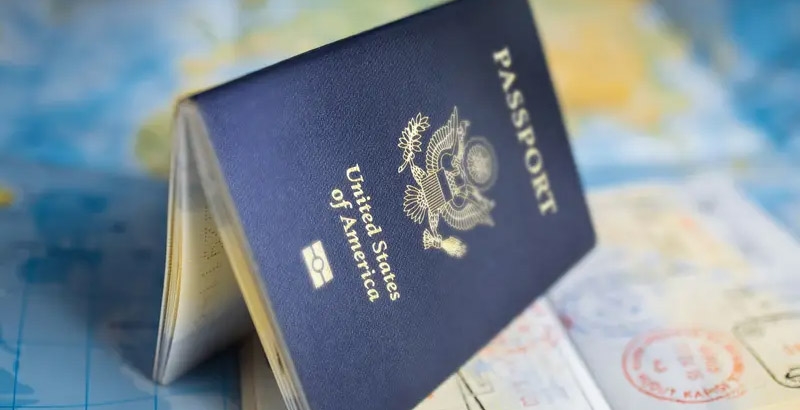 വിസ പുതുക്കലിന് നിബന്ധനകള് കര്ശനമാക്കി യുഎസ്; ഗ്രീന് കാര്ഡ് കാത്തിരിക്കുന്ന ഇന്ത്യക്കാര്ക്ക് കനത്ത ആഘാതം