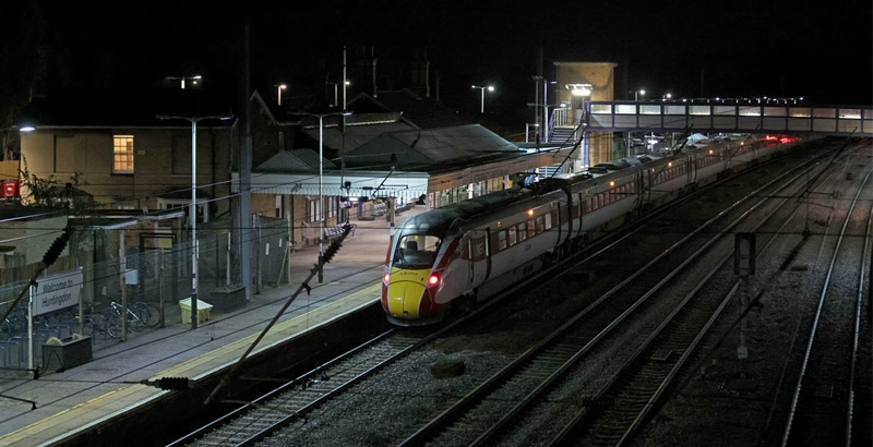 ഇംഗ്ലണ്ടില് ട്രെയിനില് കത്തി ആക്രമണം; 10 പേര്ക്ക് പരിക്ക്; ഭീകരവിരുദ്ധ പോലീസ് അന്വേഷണം തുടങ്ങി