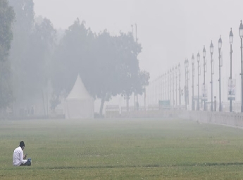 ഡല്‍ഹിയില്‍ വായു മലിനീകരണം ഭീകരമായി; കുറച്ചുനാള്‍ മാറിനില്‍ക്കണമെന്ന് വിദഗ്ധര്‍