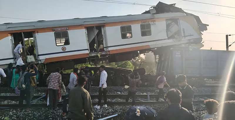 ഛത്തീസ്ഗഡില്‍ ട്രെയിനുകള്‍ കൂട്ടിയിടിച്ചു