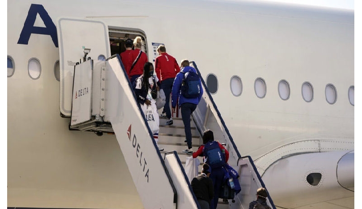 വിമാനയാത്രയില്‍ രോഗബാധ ഒഴിവാക്കാന്‍  മാര്‍ഗ്ഗനിര്‍ദ്ദേശവുമായി 'ടീം യു.എസ്.എ'യുടെ ഡോക്ടര്‍