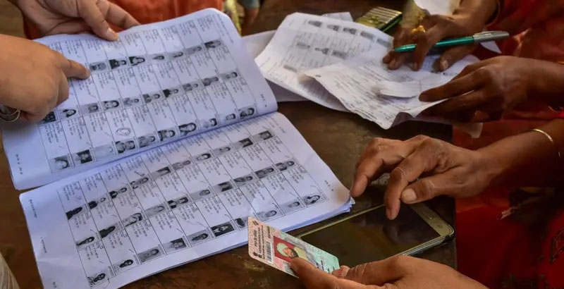 എസ് ഐ ആര്‍ നടപ്പാക്കുന്നത് സര്‍ക്കാര്‍ നിയമപരമായി ചോദ്യം ചെയ്യും; തീരുമാനം സര്‍വകക്ഷിയോഗത്തില്‍