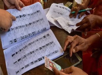 എസ് ഐ ആര്‍ നടപ്പാക്കുന്നത് സര്‍ക്കാര്‍ നിയമപരമായി ചോദ്യം ചെയ്യും; തീരുമാനം സര്‍വകക്ഷിയോഗത്തില്‍