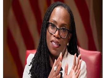 ട്രംപ് ഭരണകൂടത്തിന് ആശ്വാസം: നിര്‍ത്തിവെച്ച ഭക്ഷ്യസഹായ പദ്ധതിക്കുള്ള ഫണ്ട് തുടരണമെന്ന കീഴ്‌കോടതി തീരുമാനം താല്‍ക്കാലികമായി തടഞ്ഞ് സുപ്രീംകോടതി