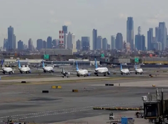 അമേരിക്കയിലെ ഷട്ട്ഡൗണ്‍:  വിമാന ഗതാഗതം താറുമാറായി; 945 വിമാനങ്ങള്‍ റദ്ദാക്കി, 3,300ല്‍പ്പരം സര്‍വീസുകള്‍ വൈകി