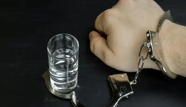 ജമ്മു കശ്മീരില് ഭീകര ബന്ധം: കത്തുവയില് രണ്ട് പൊലീസ് ഉദ്യോഗസ്ഥരെ പിരിച്ചുവിട്ടു ജമ്മു കശ്മീരില് ഭീകര ബന്ധം: കത്തുവയില് രണ്ട് പൊലീസ് ഉദ്യോഗസ്ഥരെ പിരിച്ചുവിട്ടു