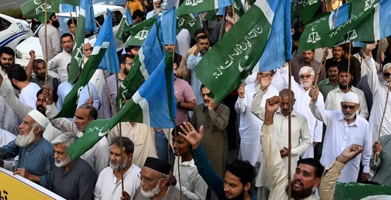 പാകിസ്ഥാനില് പ്രതിപക്ഷ പാര്ട്ടികള് രാജ്യവ്യാപക പ്രതിഷേധം പ്രഖ്യാപിച്ചു