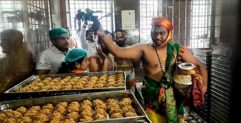 തിരുപ്പതി ക്ഷേത്രത്തിലെ ലഡ്ഡുവിന് അഞ്ച് വര്‍ഷം വിതരണം ചെയ്തത് വ്യാജ നെയ്യ്