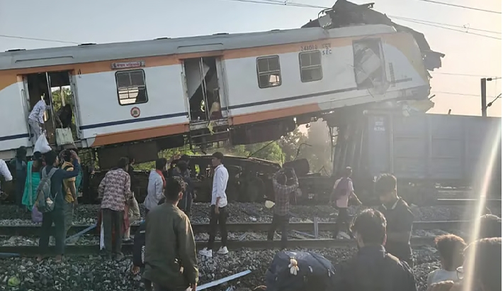 ബിലാസ്പൂര് ട്രെയിന് അപകടത്തിലെ മെമു ലോക്കോ പൈലറ്റ് യോഗ്യതാ പരീക്ഷ പാസായില്ലെന്ന് വിവരം ബിലാസ്പൂര് ട്രെയിന് അപകടത്തിലെ മെമു ലോക്കോ പൈലറ്റ് യോഗ്യതാ പരീക്ഷ പാസായില്ലെന്ന് വിവരം