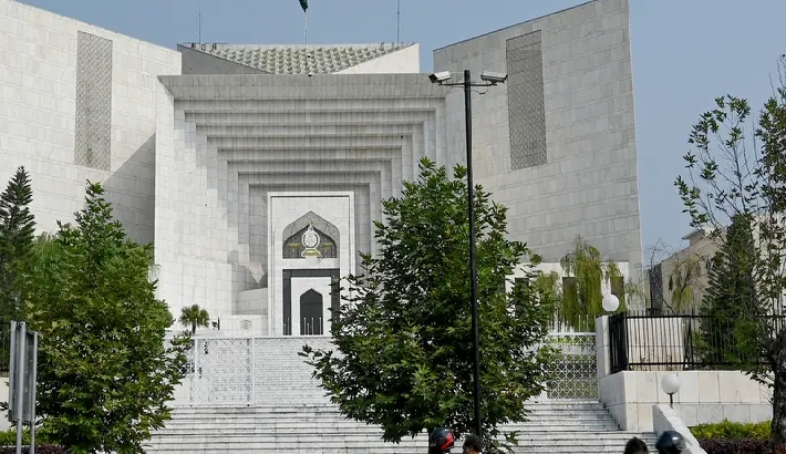 ഭരണഘടനാ ഭേദഗതി നിയമമായി; പാകിസ്ഥാന് സുപ്രിം കോടതിയിലെ രണ്ട് ജഡ്്ജിമാര് രാജിവെച്ചു ഭരണഘടനാ ഭേദഗതി നിയമമായി; പാകിസ്ഥാന് സുപ്രിം കോടതിയിലെ രണ്ട് ജഡ്്ജിമാര് രാജിവെച്ചു