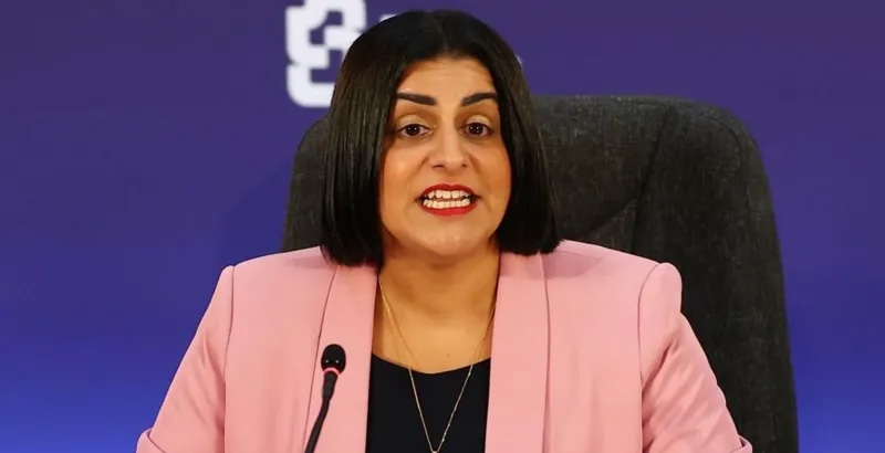 യുകെയില് അഭയം തേടുന്നവര് സ്ഥിരതാമസ യോഗ്യത നേടാന് 20 വര്ഷം കാത്തിരിക്കണം...