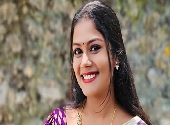 വൈഷ്ണ സുരേഷിന്റെ പേര് വെട്ടിയത് റദ്ദാക്കാന്‍ തെരഞ്ഞെടുപ്പ് കമ്മീഷന്‍ ഉത്തരവ്