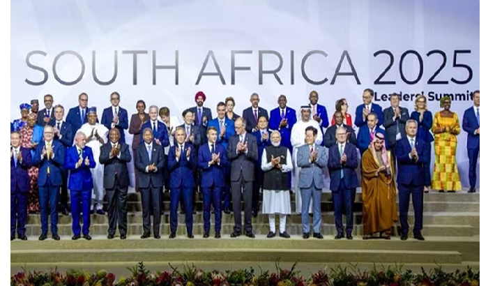 ആഗോള വെല്ലുവിളികള്ക്ക് ആറ് ഉപായം: ജൊഹാനസ്ബര്ഗ് ജി20 ഉച്ചകോടിയില് മോഡിയുടെ നിര്ണ്ണായക അജണ്ട ആഗോള വെല്ലുവിളികള്ക്ക് ആറ് ഉപായം: ജൊഹാനസ്ബര്ഗ് ജി20 ഉച്ചകോടിയില് മോഡിയുടെ നിര്ണ്ണായക അജണ്ട