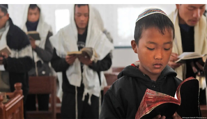 ഇന്ത്യയിലെ 'നഷ്ട യഹൂദ ഗോത്രജാതി' അംഗങ്ങള്ക്ക് ഇസ്രായേല് വഴിത്തുറക്കുന്നു: 2030ഓടെ 5,800 ബെനേ മെനാഷെ കുടിയേറ്റം സാധ്യമാക്കും ഇന്ത്യയിലെ 'നഷ്ട യഹൂദ ഗോത്രജാതി' അംഗങ്ങള്ക്ക് ഇസ്രായേല് വഴിത്തുറക്കുന്നു: 2030ഓടെ 5,800 ബെനേ മെനാഷെ കുടിയേറ്റം സാധ്യമാക്കും