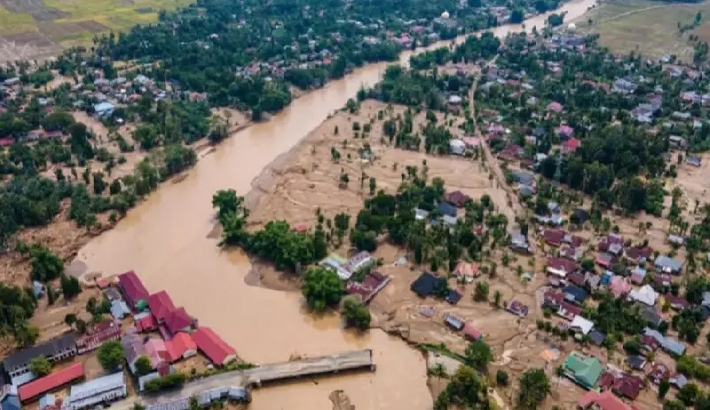 ഇന്തോനേഷ്യയിലും തായ്‌ലന്‍ഡിലും വെള്ളപ്പൊക്കവും മണ്ണിടിച്ചിലും; മരണം 300 കടന്നു