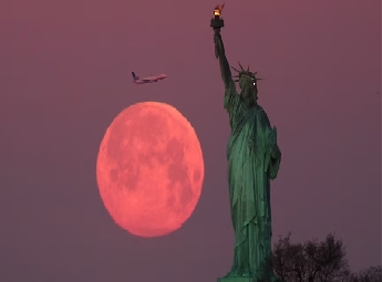 ചന്ദ്രനില്‍ അണുബോംബിടാന്‍ അമേരിക്ക ആലോചിച്ചിരുന്നെന്ന് റിപ്പോര്‍ട്ട്