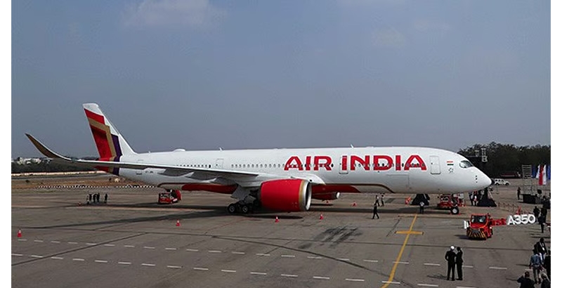 ടിക്കറ്റ് നിരക്ക് നാലിരട്ടി; ഇന്‍ഡിഗോ സര്‍വീസുകള്‍ റദ്ദാകുമ്പോള്‍ മറ്റ് വിമാനക്കമ്പനികളുടെ ആകാശക്കൊള്ള