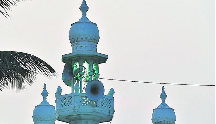 മസ്ജിദുകളിലെ ഉച്ചഭാഷിണി ഉപയോഗം അവകാശമല്ല; ശബ്ദമുണ്ടാക്കിയുള്ള നമസ്കാരം നിര്ബന്ധമല്ല: ഹര്ജി തള്ളി ഹൈക്കോടതി മസ്ജിദുകളിലെ ഉച്ചഭാഷിണി ഉപയോഗം അവകാശമല്ല; ശബ്ദമുണ്ടാക്കിയുള്ള നമസ്കാരം നിര്ബന്ധമല്ല: ഹര്ജി തള്ളി ഹൈക്കോടതി