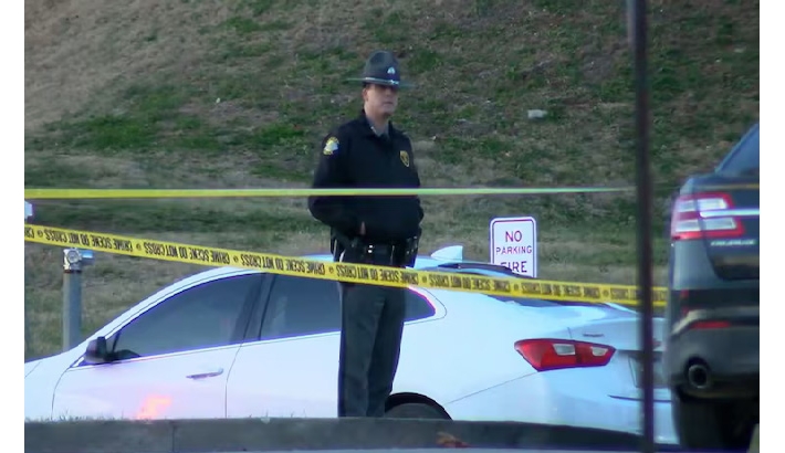 കെന്റക്കി സ്റ്റേറ്റ് സര്വകലാശാലയില് വെടിവെപ്പ്; ഒരാള് മരിച്ചു, ഒരാള്ക്ക് പരുക്ക് -പ്രതി കസ്റ്റഡിയില് കെന്റക്കി സ്റ്റേറ്റ് സര്വകലാശാലയില് വെടിവെപ്പ്; ഒരാള് മരിച്ചു, ഒരാള്ക്ക് പരുക്ക് -പ്രതി കസ്റ്റഡിയില്