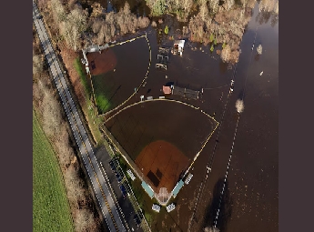 നിര്‍ത്താതെ പെയ്യുന്ന കനത്ത മഴ; വാഷിംഗ്ടണ്‍ വെള്ളപ്പൊക്ക ഭീഷണിയില്‍ ;75,000 പേരെ ഒഴിപ്പിക്കും; അടിയന്തരാവസ്ഥ പ്രഖ്യാപിച്ചു