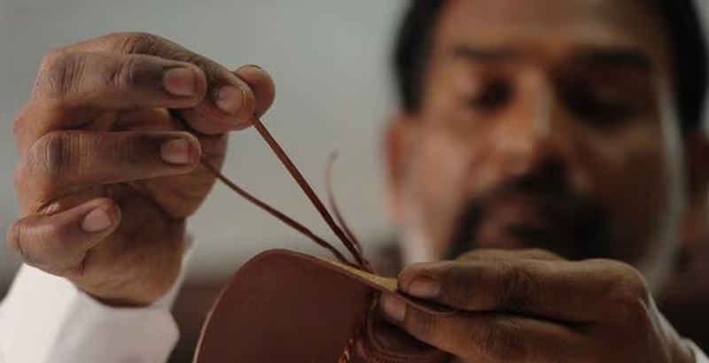 പ്രാഡ \'മെയ്ഡ് ഇന് ഇന്ത്യ\' 930 ഡോളര് സാന്ഡലുകള് പുറത്തിറക്കും