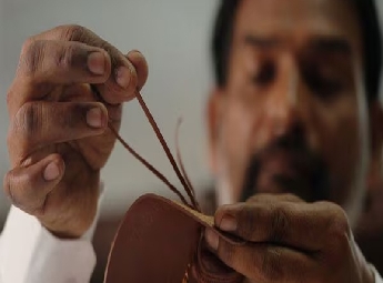 പ്രാഡ \'മെയ്ഡ് ഇന്‍ ഇന്ത്യ\' 930 ഡോളര്‍ സാന്‍ഡലുകള്‍ പുറത്തിറക്കും