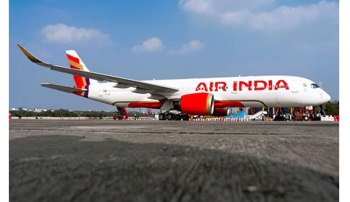 ഇന്ഡിഗോ സര്വീസ് കുറവ്: ഡിസംബറില് 275 അധിക സര്വീസുകള്ക്ക് സന്നദ്ധമെന്ന് എയര് ഇന്ത്യ; ദീര്ഘകാല പദ്ധതി ആവശ്യപ്പെട്ടു ഇന്ഡിഗോ സര്വീസ് കുറവ്: ഡിസംബറില് 275 അധിക സര്വീസുകള്ക്ക് സന്നദ്ധമെന്ന് എയര് ഇന്ത്യ; ദീര്ഘകാല പദ്ധതി ആവശ്യപ്പെട്ടു