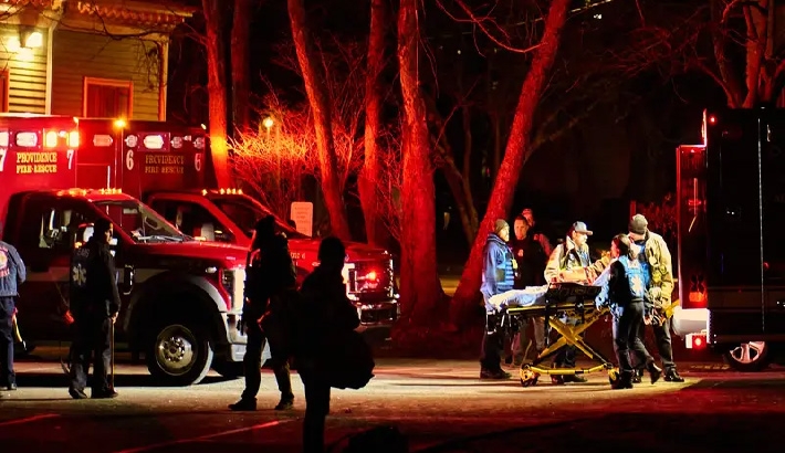 ബ്രൗണ് സര്വകലാശാല വെടിവെപ്പ്: 800 ക്യാമറകളുണ്ടായിട്ടും പൊലീസിന് കിട്ടിയത് ഒരൊറ്റ ദൃശ്യം മാത്രം ബ്രൗണ് സര്വകലാശാല വെടിവെപ്പ്: 800 ക്യാമറകളുണ്ടായിട്ടും പൊലീസിന് കിട്ടിയത് ഒരൊറ്റ ദൃശ്യം മാത്രം