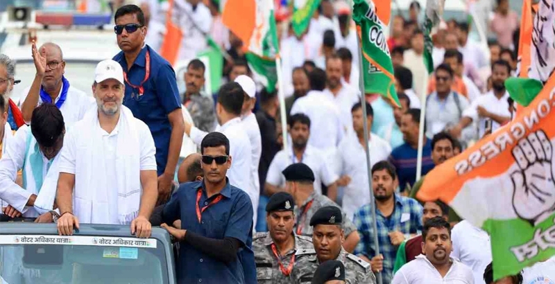 വോട്ടു കള്ളന്മാര്‍ കസേരയൊഴിയണം; മോഡിയും ആര്‍ എസ് എസും വോട്ടു കള്ളന്മാരെന്ന് രാഹുല്‍ ഗാന്ധി