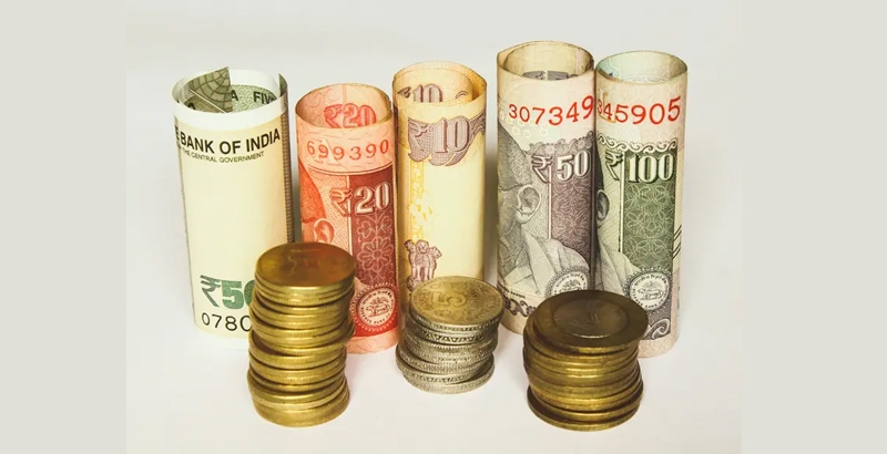 ഡോളറിന് മുന്നില്‍ രൂപ കൂപ്പുകുത്തി; റെക്കോര്‍ഡ് താഴ്ചയില്‍ മൂല്യം 90.72