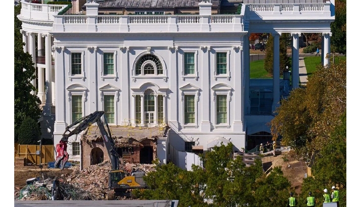 ബാല്റൂം വിവാദം: നിര്മാണം പൂര്ണമായി തടയാനാകില്ലെന്ന് കോടതി; ഭൂഗര്ഭ പ്രവര്ത്തനങ്ങള്ക്ക് നിയന്ത്രണം ബാല്റൂം വിവാദം: നിര്മാണം പൂര്ണമായി തടയാനാകില്ലെന്ന് കോടതി; ഭൂഗര്ഭ പ്രവര്ത്തനങ്ങള്ക്ക് നിയന്ത്രണം