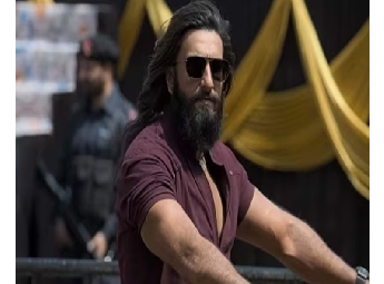 ആഗോള ബോക്‌സോഫീസില്‍ മൂന്നാം സ്ഥാനത്ത് 'ധുരന്ധര്‍'; ഹോളിവുഡ് ബ്ലോക്ക്ബസ്റ്ററുകളെ മറികടന്ന് റണ്‍വീര്‍ സിംഗ് ചിത്രം